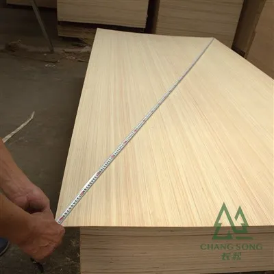 ईवी चिनार ने प्लाईवुड का सामना किया